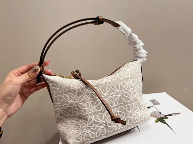 Loewe Shoulder Bags Anagram jacquard zip-top bag product detail image 11