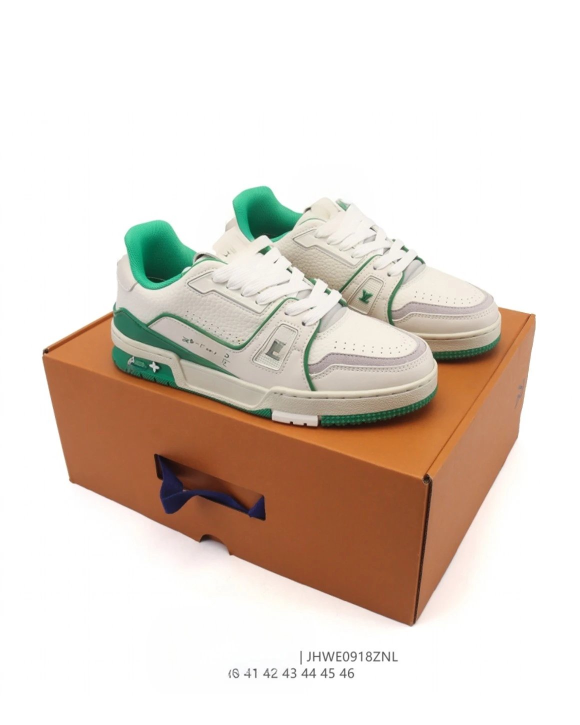 Louis Vuitton Sneakers Low-Top Lace-Up — 32