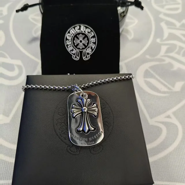 Chrome Hearts Jewelry Gothic Cross Pendant Necklace product detail image 3