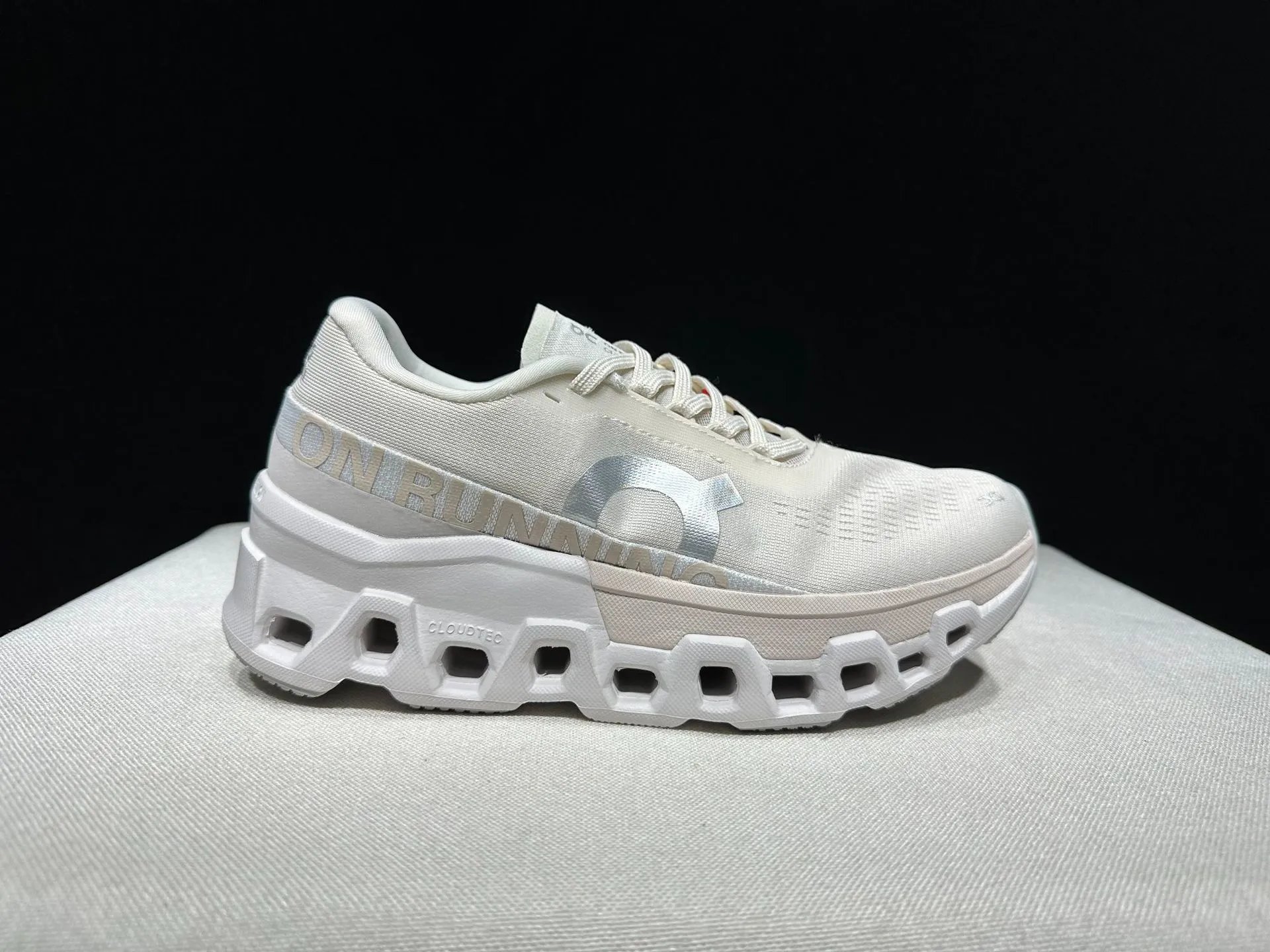On Sneakers Cloudmonster 2 — Style 21
