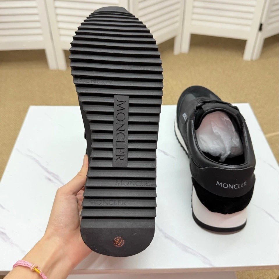 Moncler Sneakers Low-top lace-up with serrated sole image 5