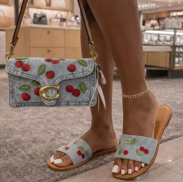 Coach Slippers Logo-pattern slide with lug sole product detail image 29