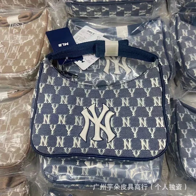 MLB Shoulder Bags NY Monogram Embossed Bag product detail image 5