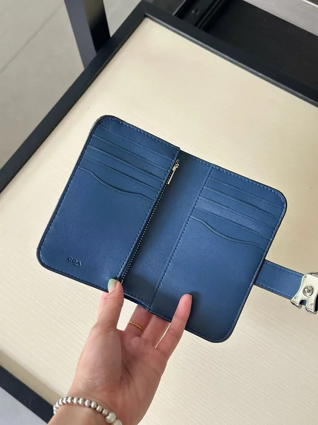 Unbranded Wallets & Card Holders Compact wallet with gold-tone C-shaped buckle product detail image 12