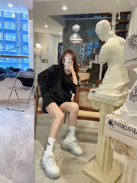 Design Balenciaga Triple S Off-White Inspired Cream Chunky Sneakers - 2