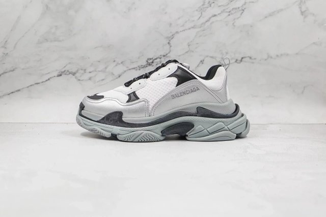 Balenciaga Shoes: seller detail photo 6