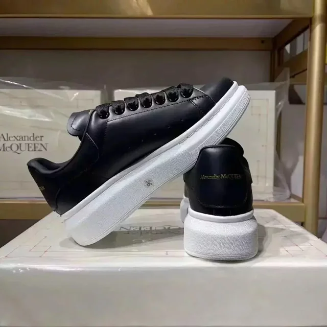 Alexander McQueen Sneakers Oversized low-top product detail image 15