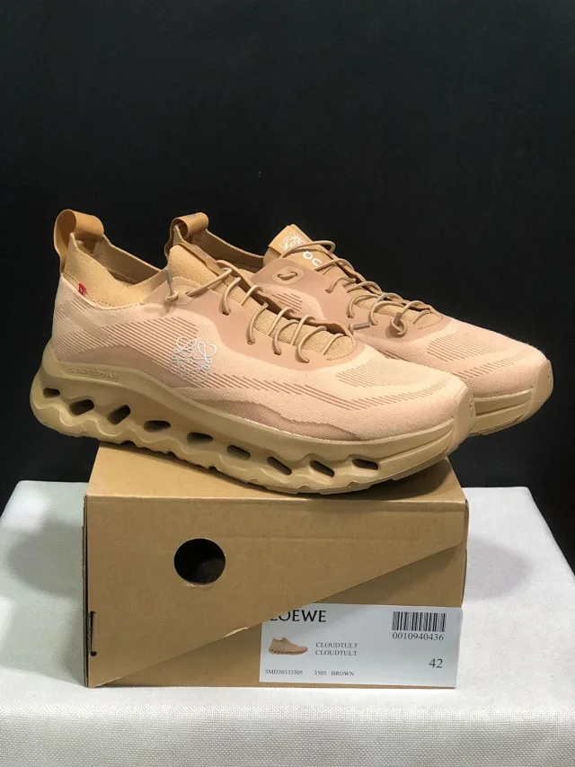Loewe Sneakers Cloudtilt knit with perforated sole product detail image 15