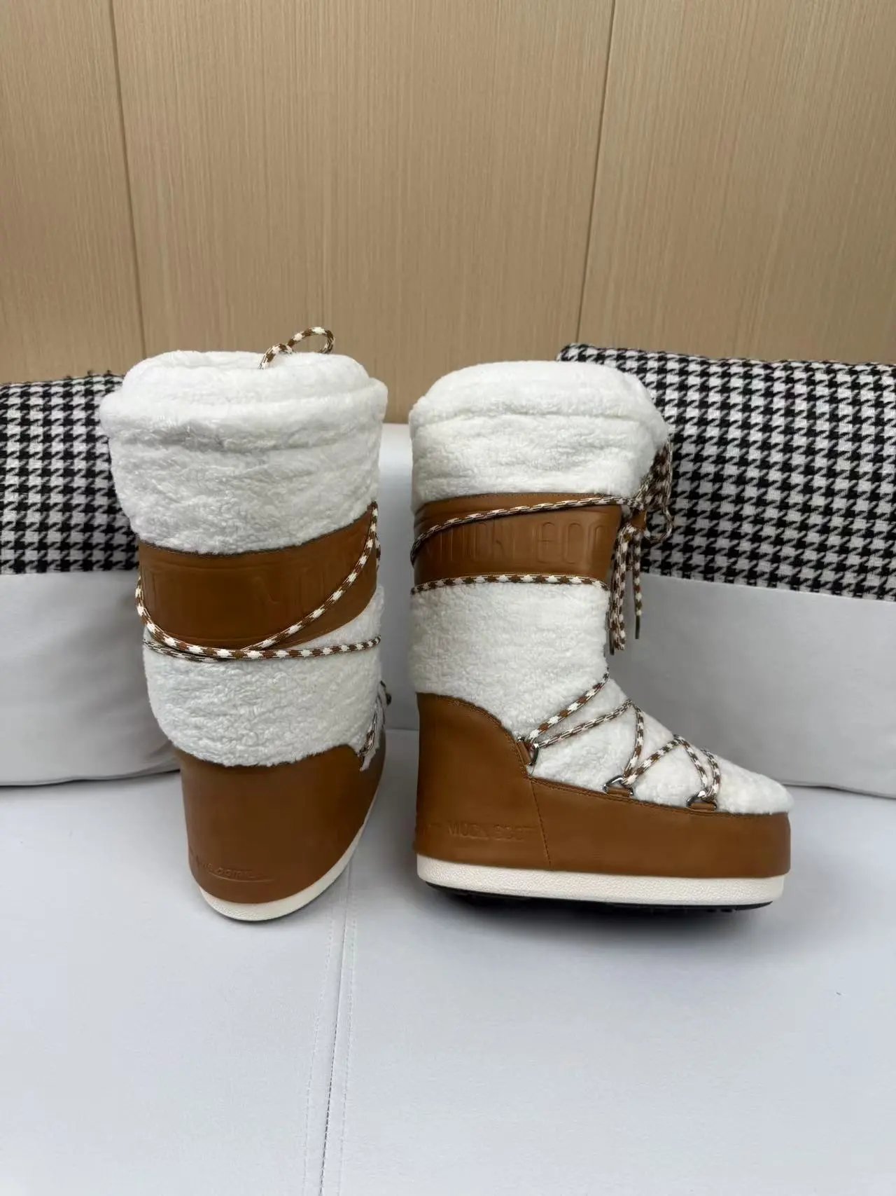 Design Moon Boot Shearling Wrap Boots White and Brown Snow Boots - 17