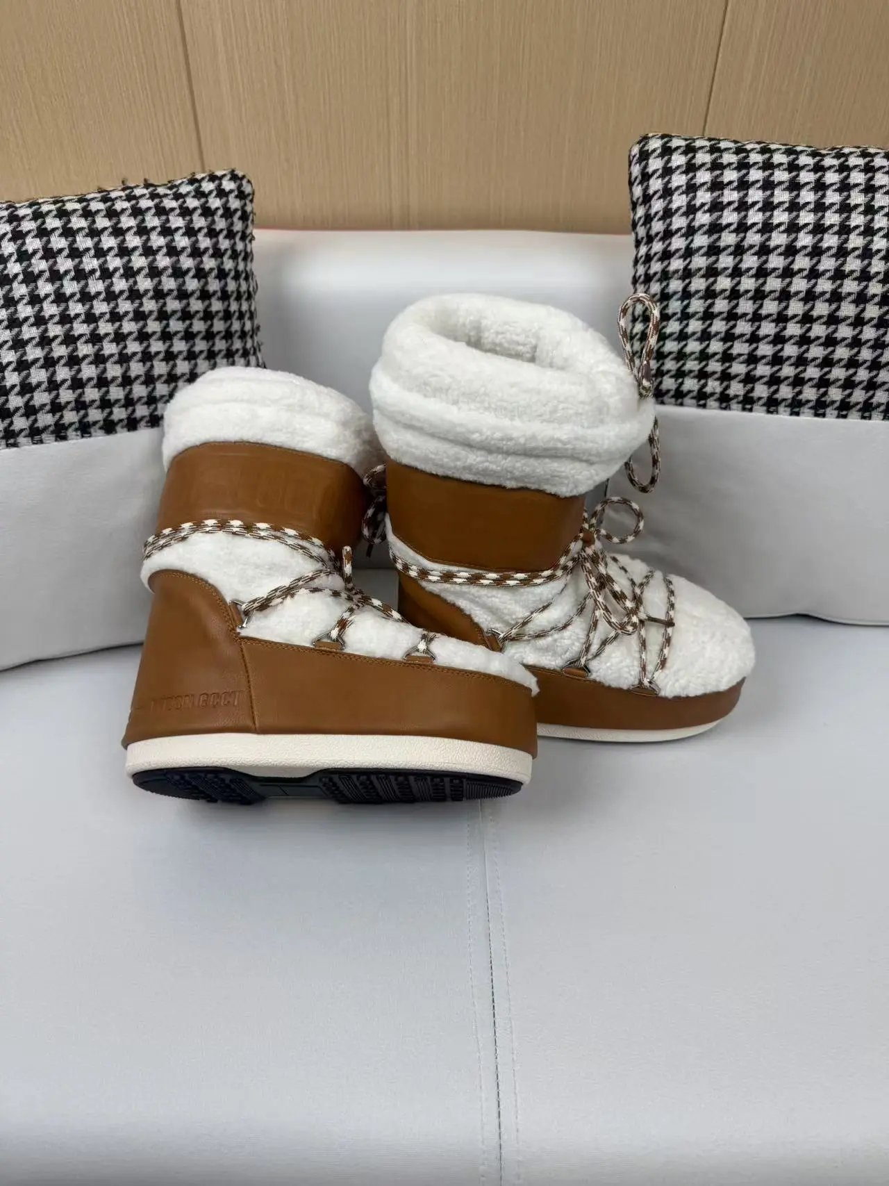 Design Moon Boot Shearling Wrap Boots White and Brown Snow Boots - 46