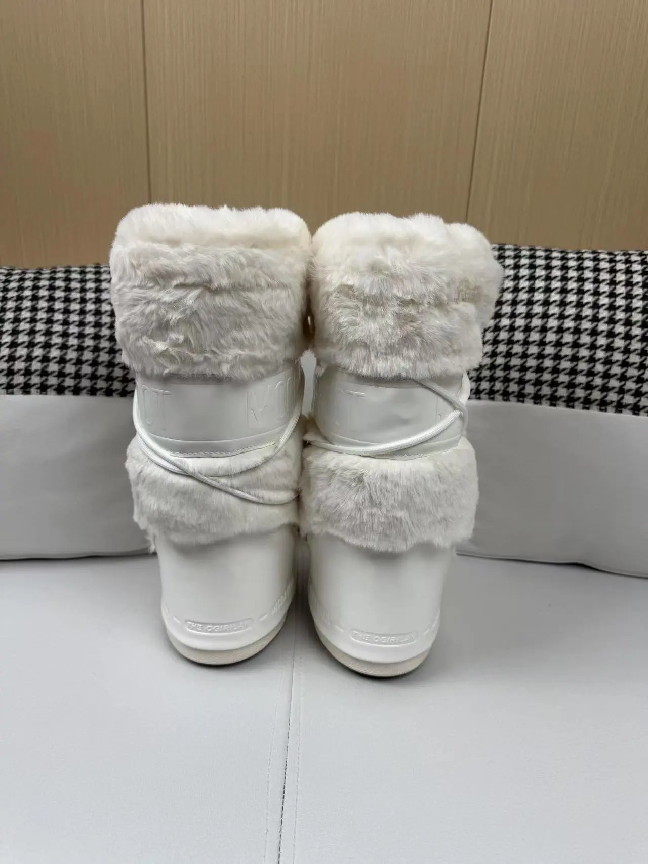 Design Moon Boot Shearling Wrap Boots White and Brown Snow Boots - 18