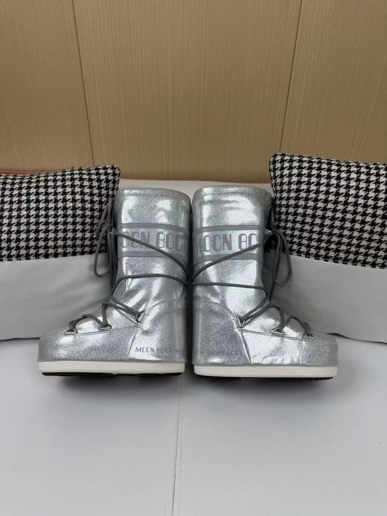 Design Moon Boot Shearling Wrap Boots White and Brown Snow Boots - 26