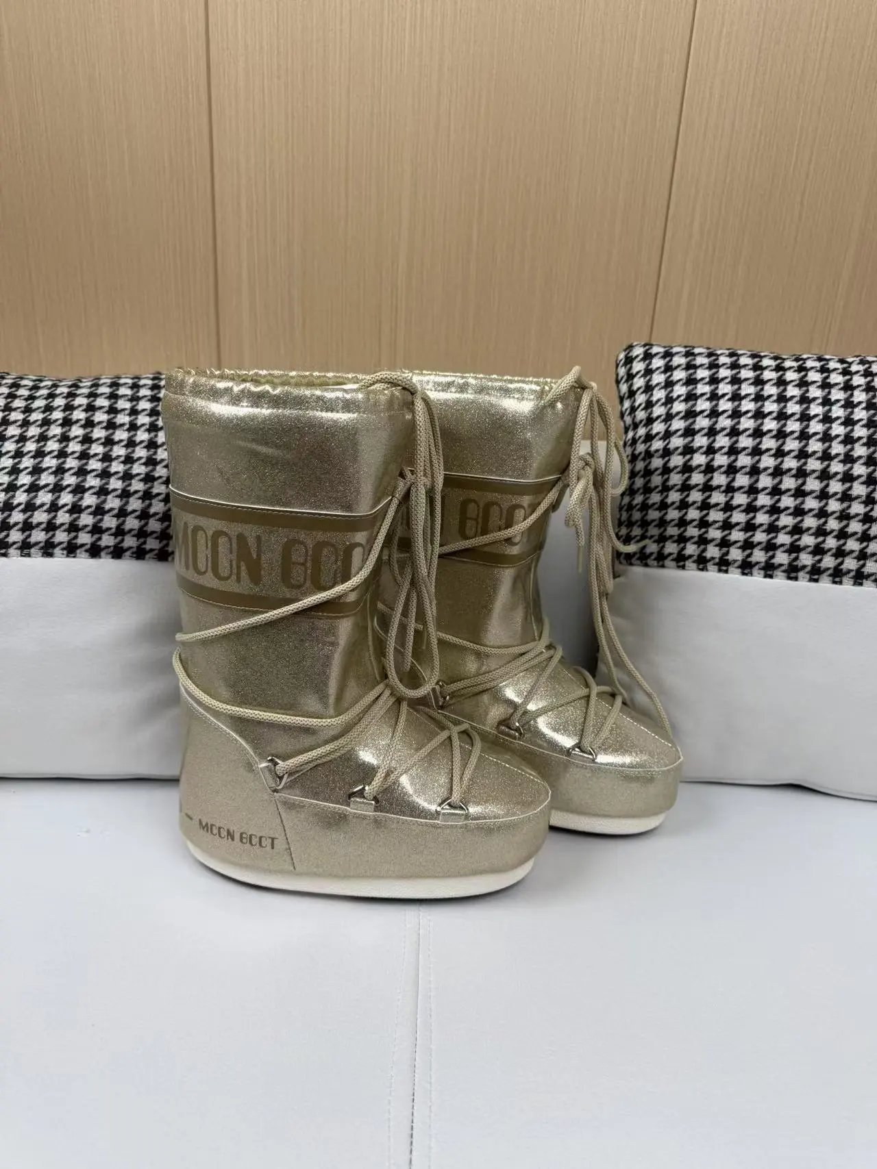 Design Moon Boot Shearling Wrap Boots White and Brown Snow Boots - 30