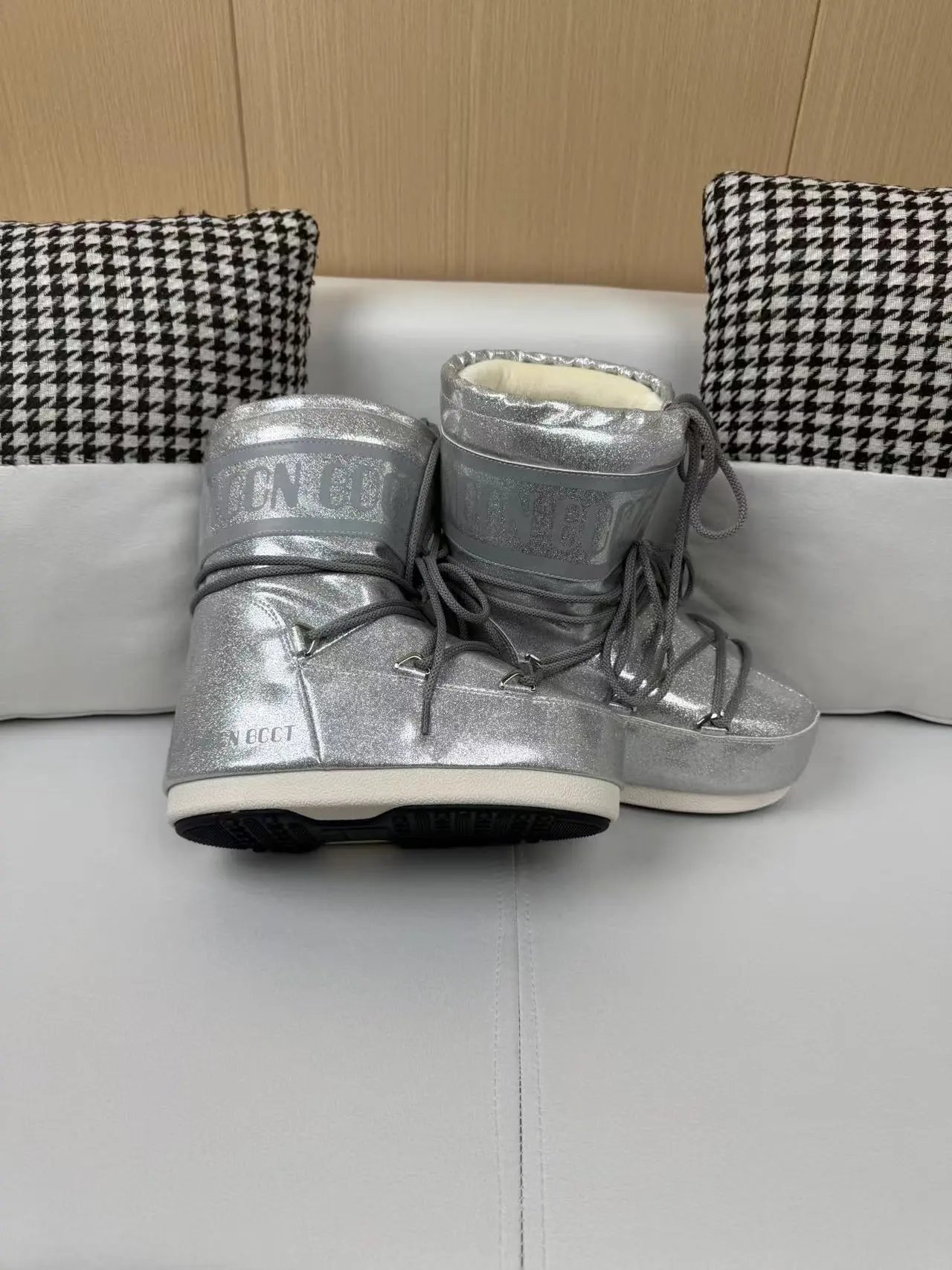 Design Moon Boot Shearling Wrap Boots White and Brown Snow Boots - 42