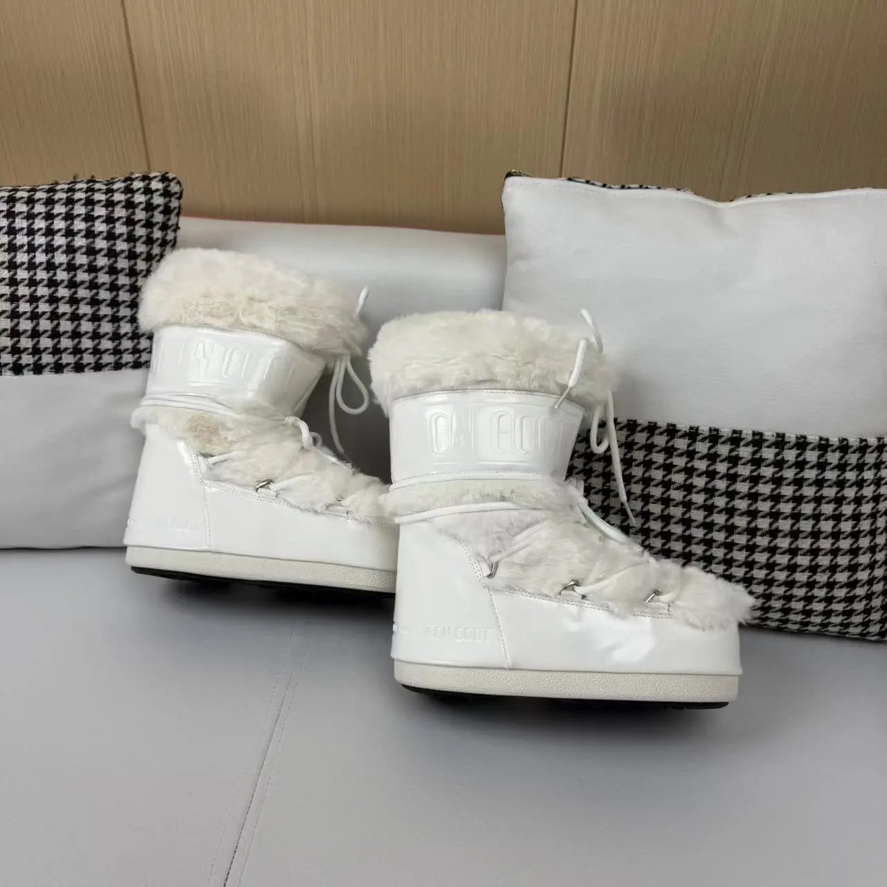 Design Moon Boot Shearling Wrap Boots White and Brown Snow Boots - 35