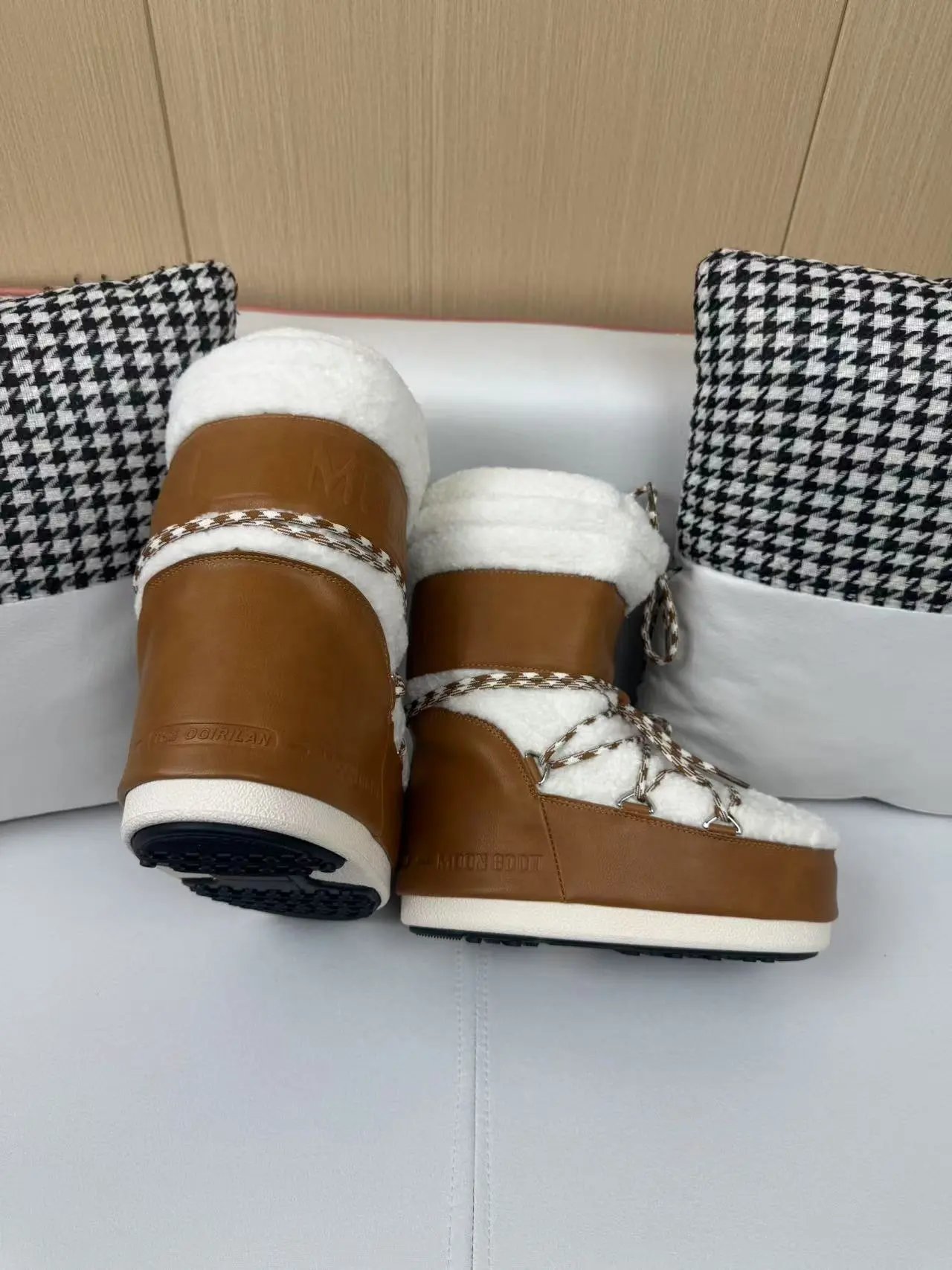 Design Moon Boot Shearling Wrap Boots White and Brown Snow Boots - 45