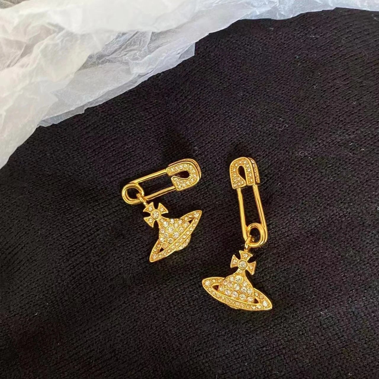 Unbranded Jewelry Orb and Cross Pendant Necklace — Pin earrings (gold color)