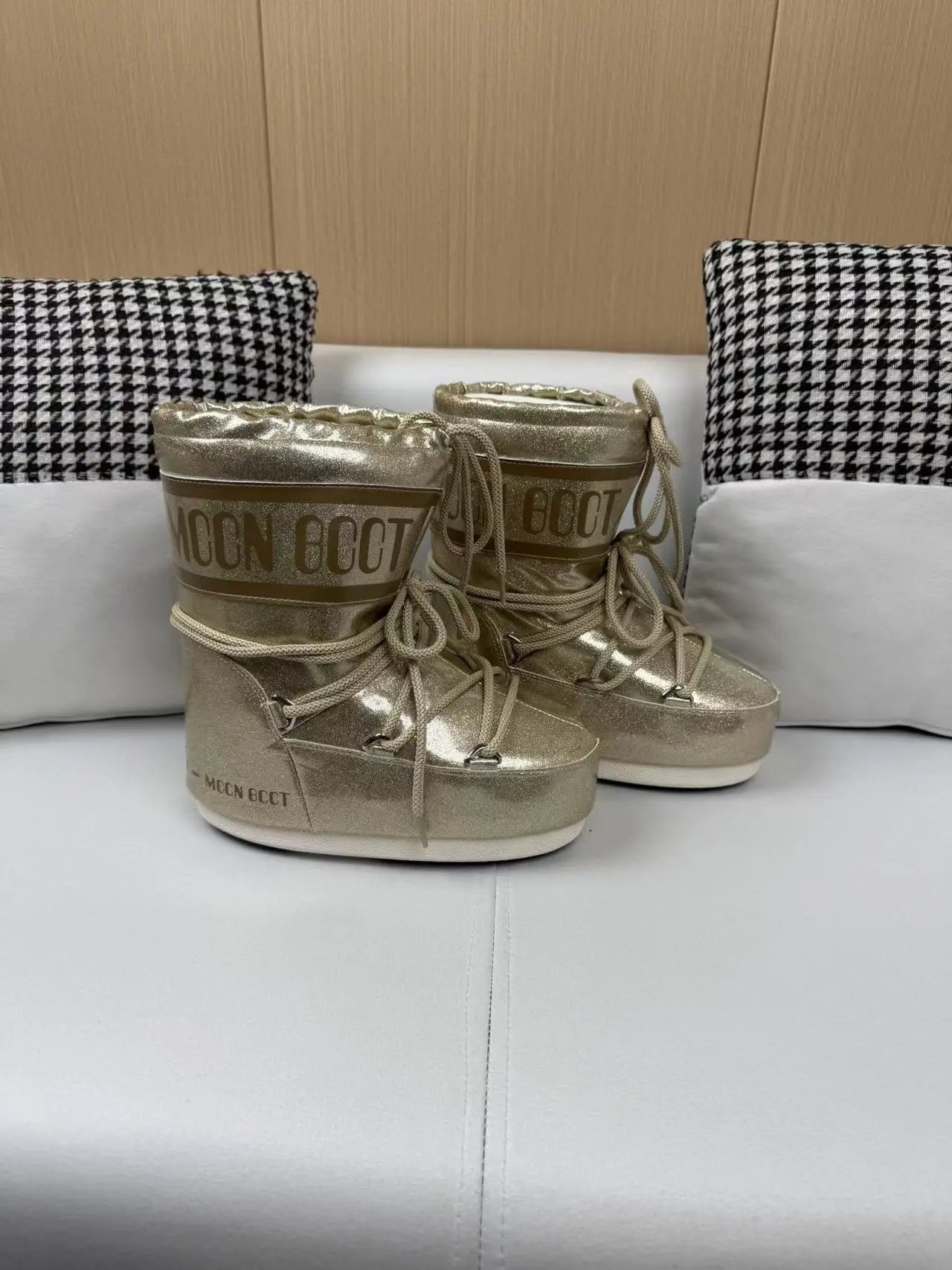 Design Moon Boot Shearling Wrap Boots White and Brown Snow Boots - 48