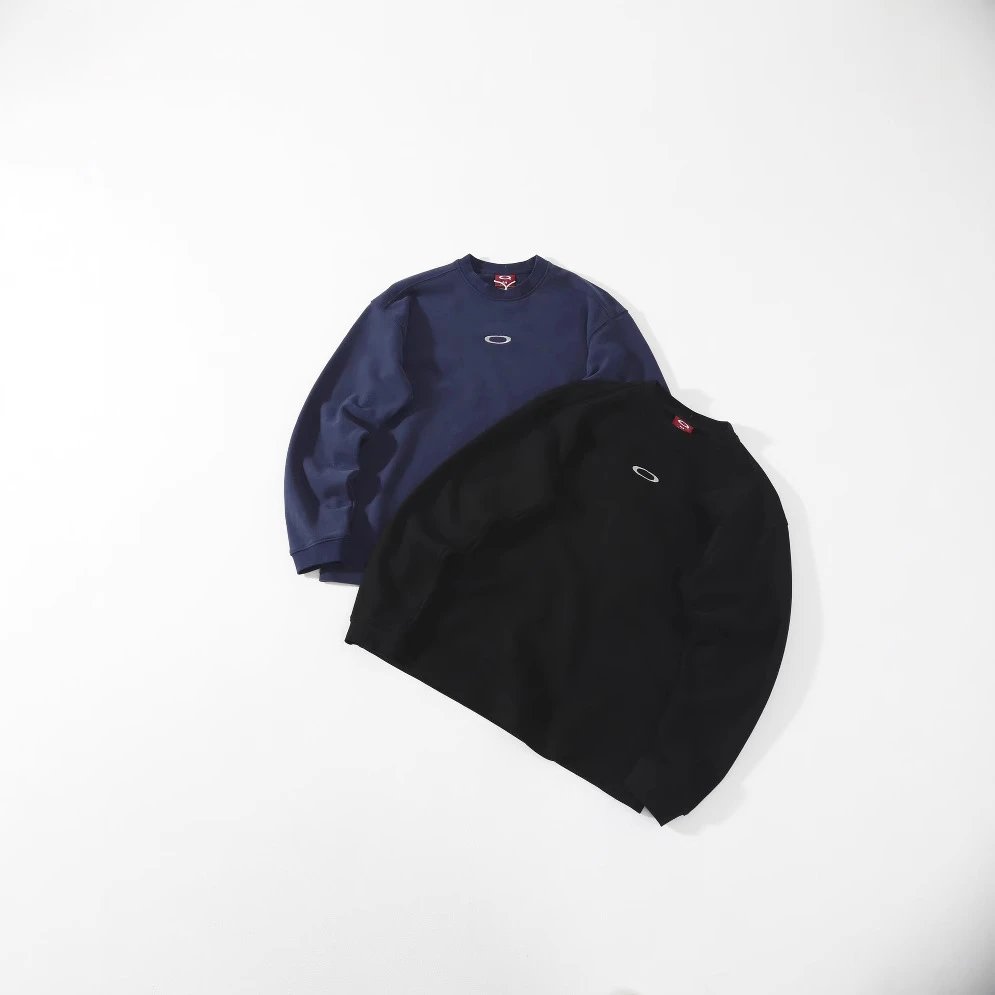 Oakley Black and Blue Crewneck Sweaters