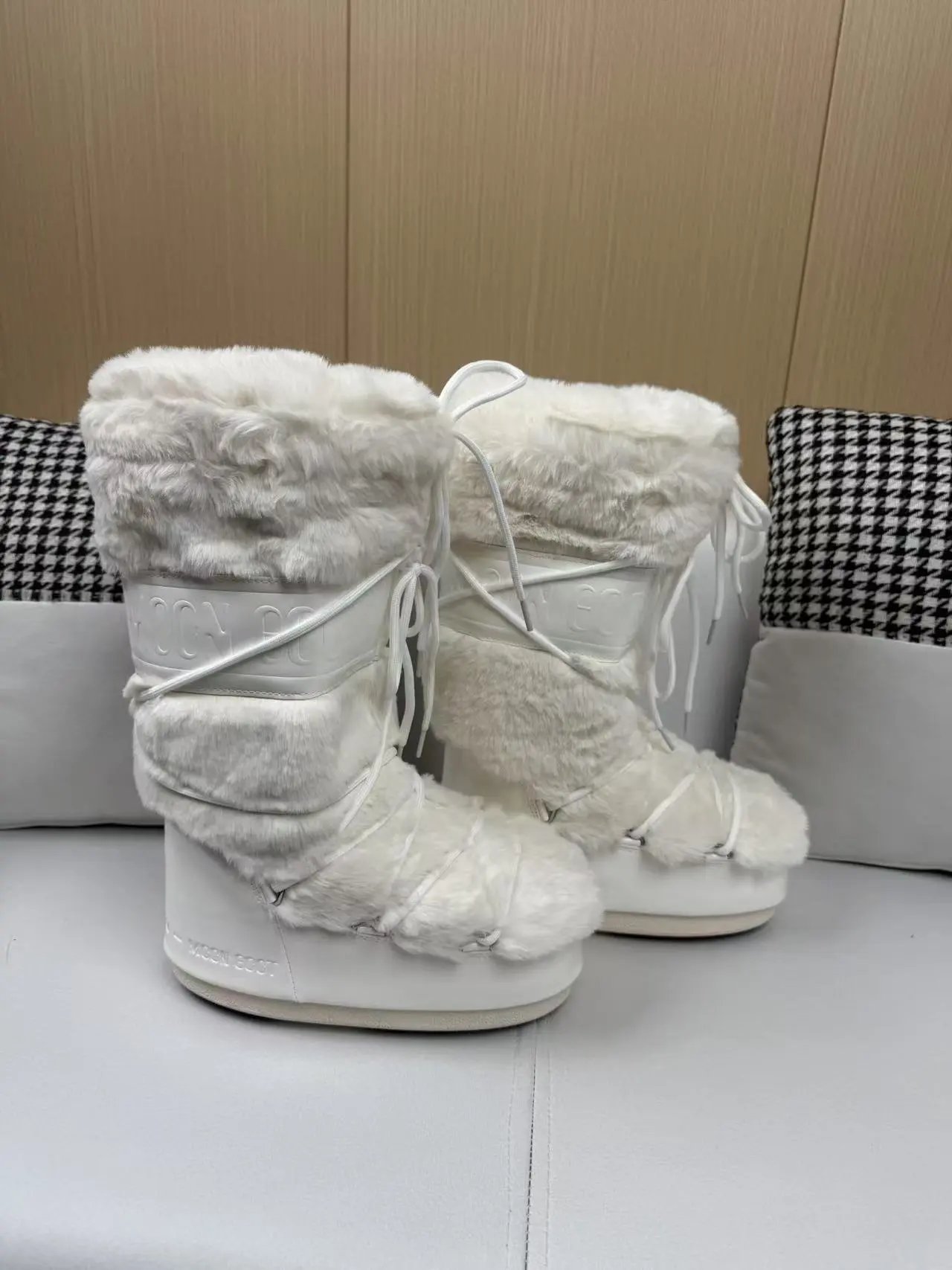Design Moon Boot Shearling Wrap Boots White and Brown Snow Boots - 19