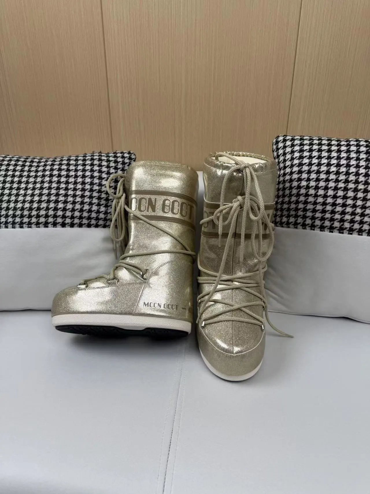 Design Moon Boot Shearling Wrap Boots White and Brown Snow Boots - 27