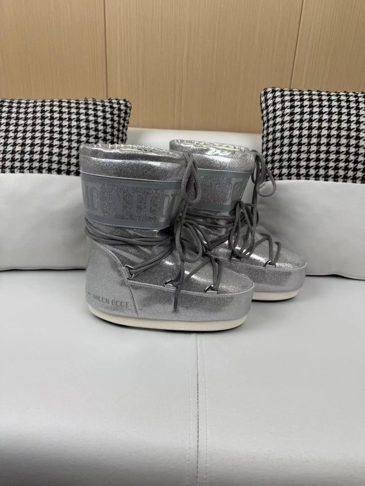 Design Moon Boot Shearling Wrap Boots White and Brown Snow Boots - 41