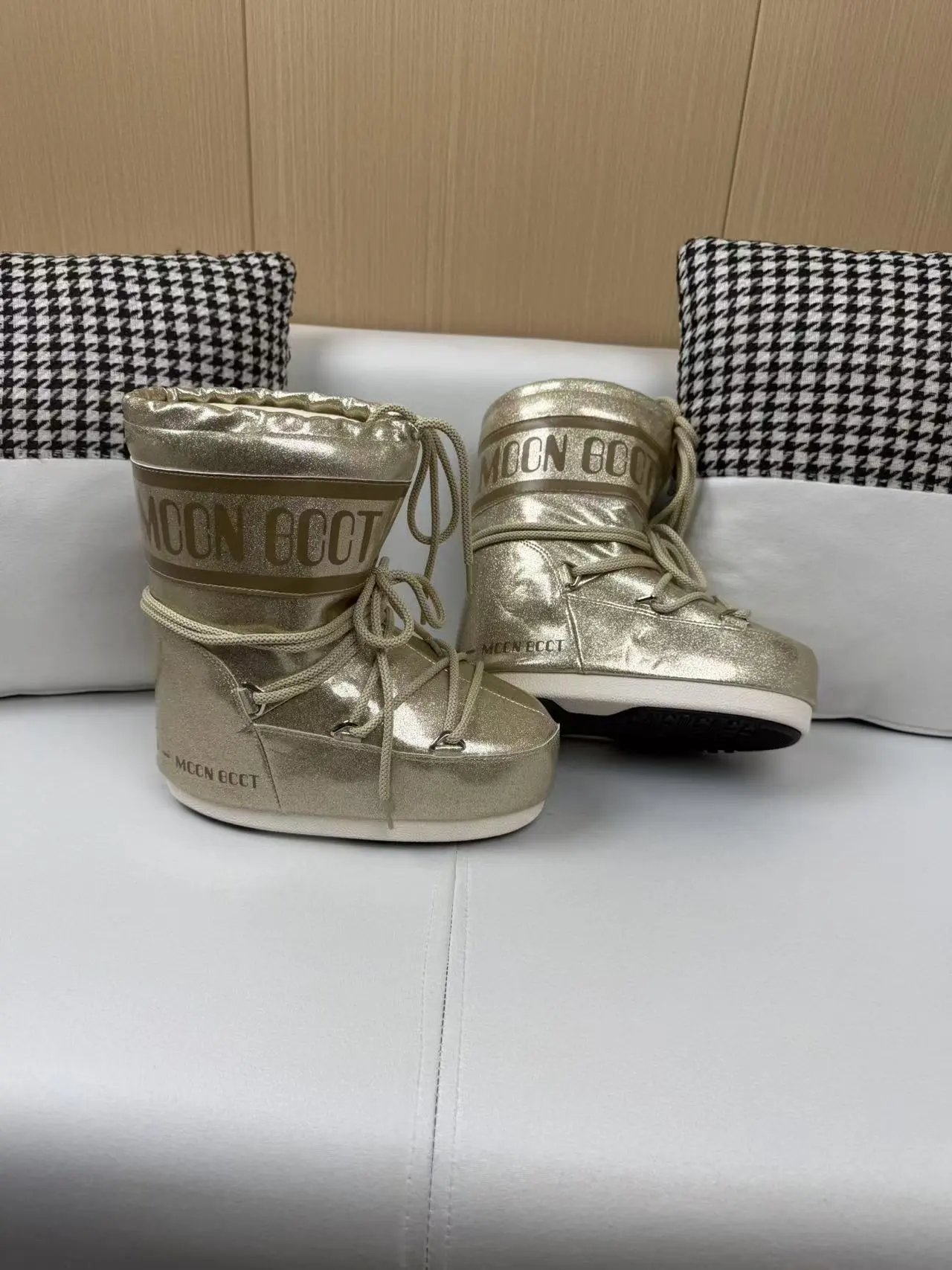 Design Moon Boot Shearling Wrap Boots White and Brown Snow Boots - 47