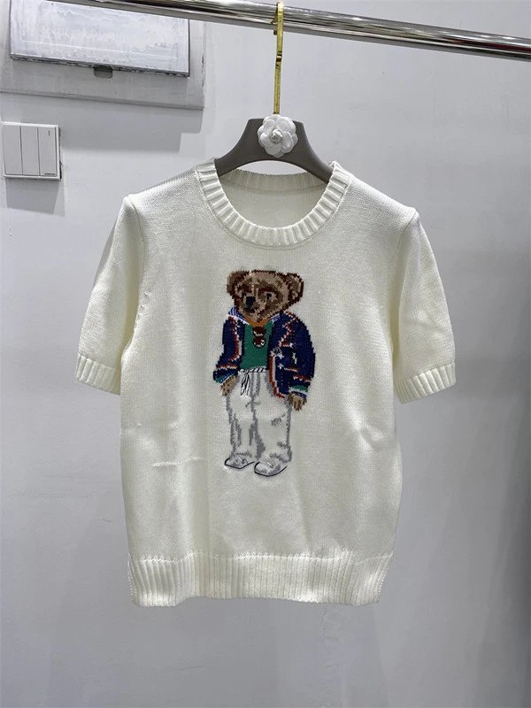 Bear in Short-Sleeve White Jacket