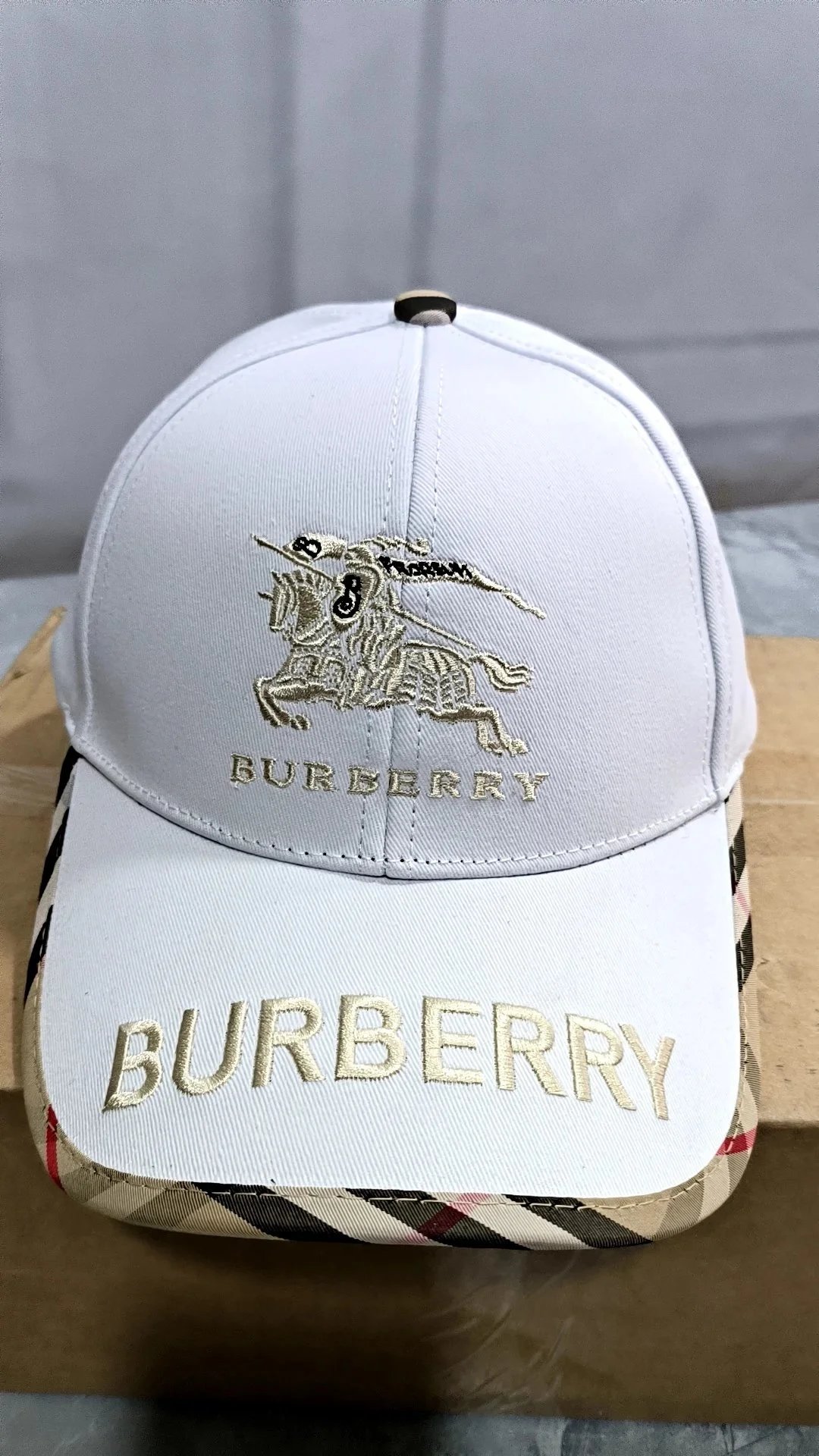 Burberry Hats Embroidered Baseball Cap — CKMZ-12 (Special price, no returns or exchanges)