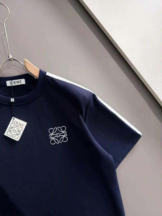Balenciaga Matching Sets Short-Sleeve T-Shirt and Shorts Set product detail image 16