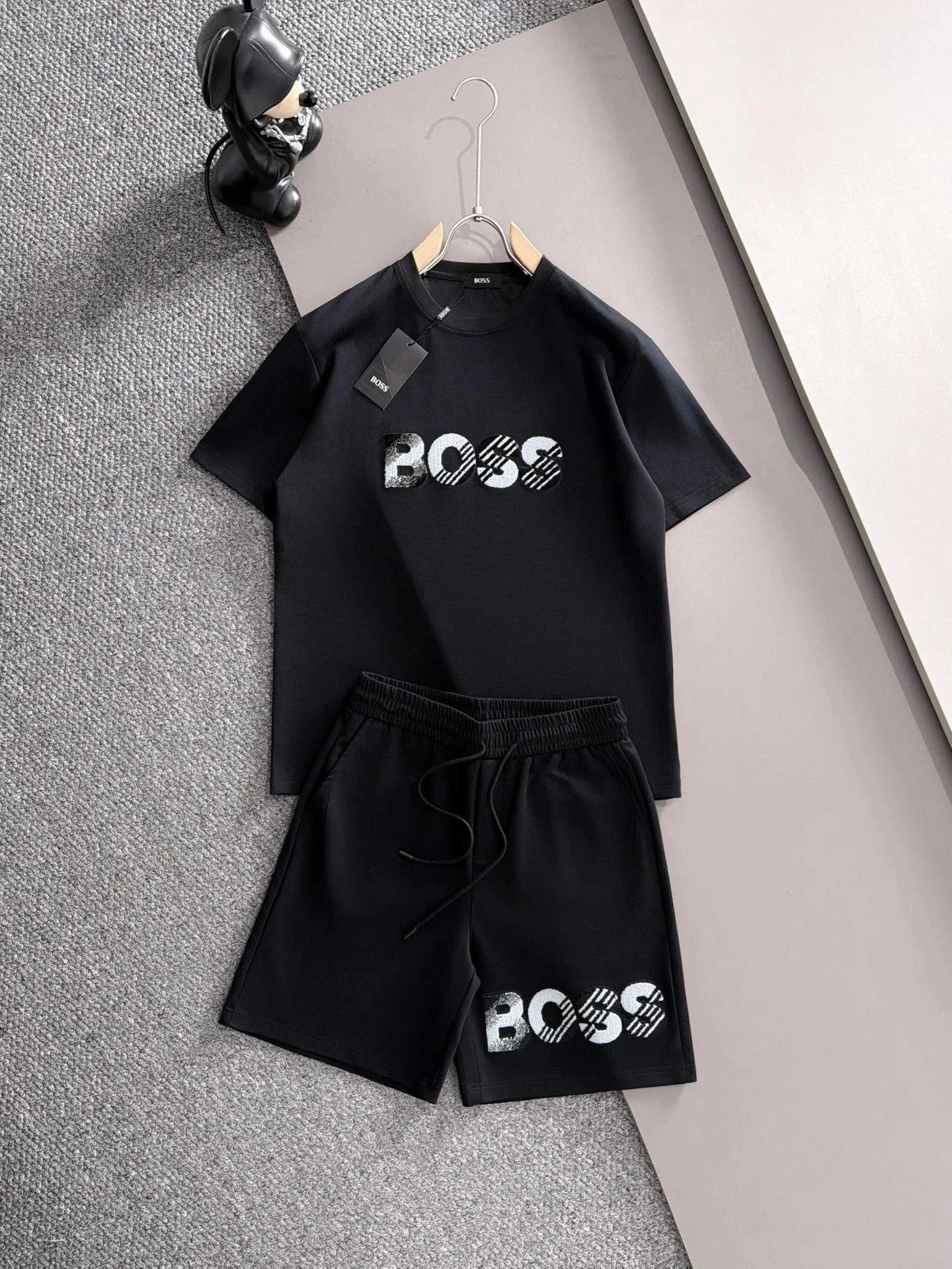 Balenciaga Matching Sets Short-Sleeve T-Shirt and Shorts Set — H502