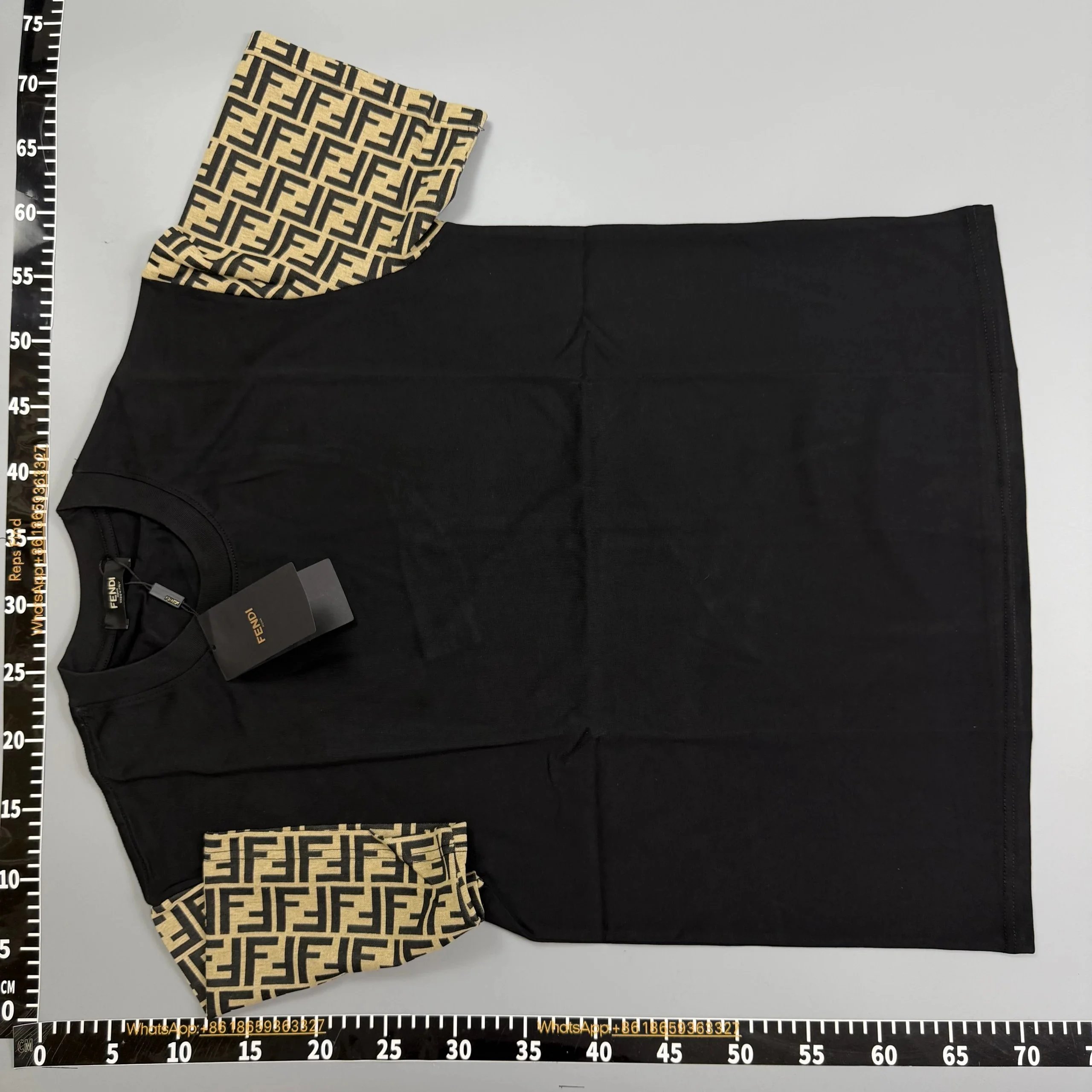 Burberry T-Shirts Short-Sleeve Logo Graphic — 36