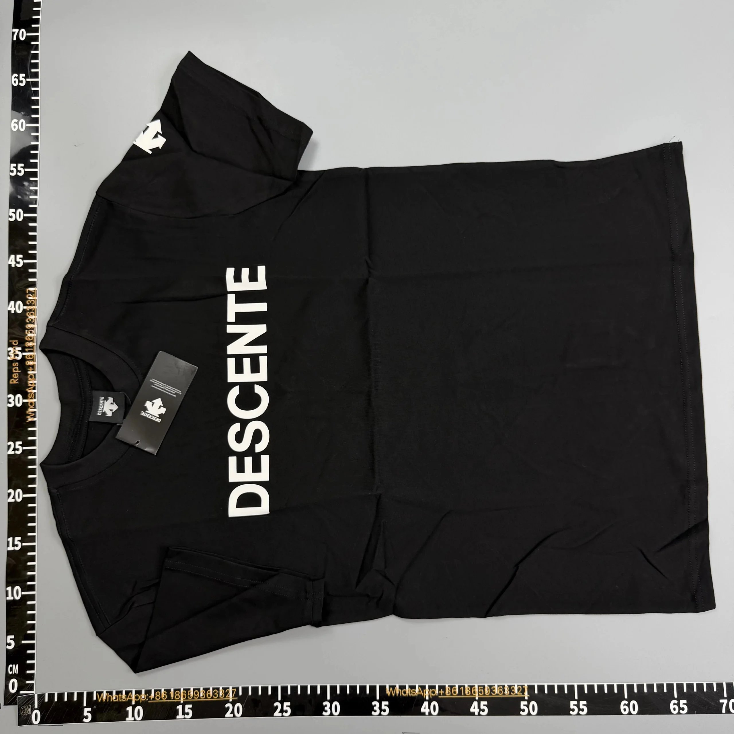 Burberry T-Shirts Short-Sleeve Logo Graphic — 39