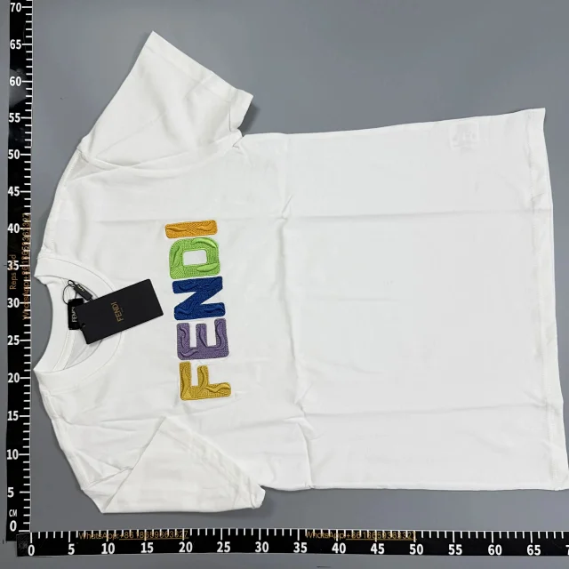 Burberry T-Shirts Short-Sleeve Logo Graphic product detail image 9
