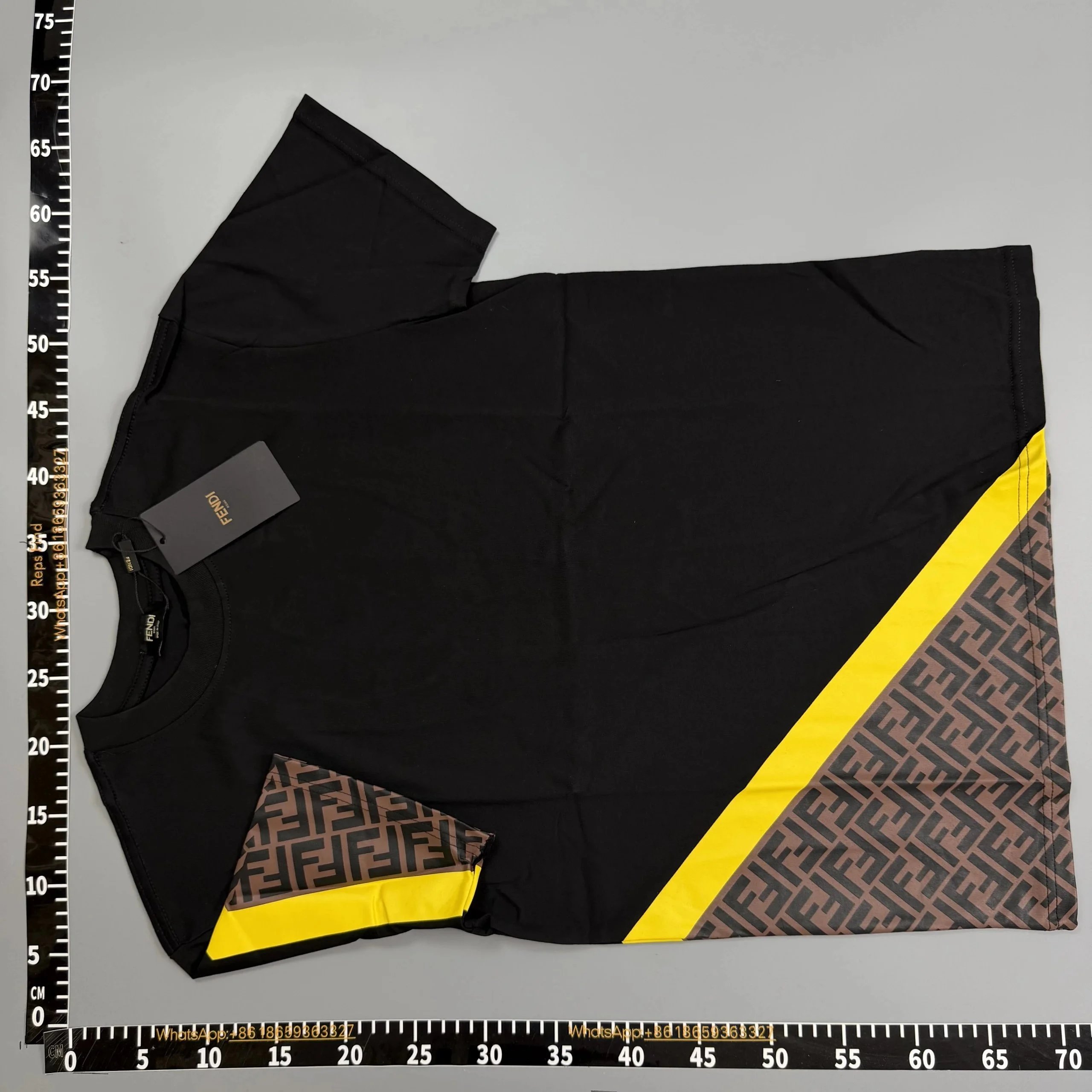 Burberry T-Shirts Short-Sleeve Logo Graphic — 32