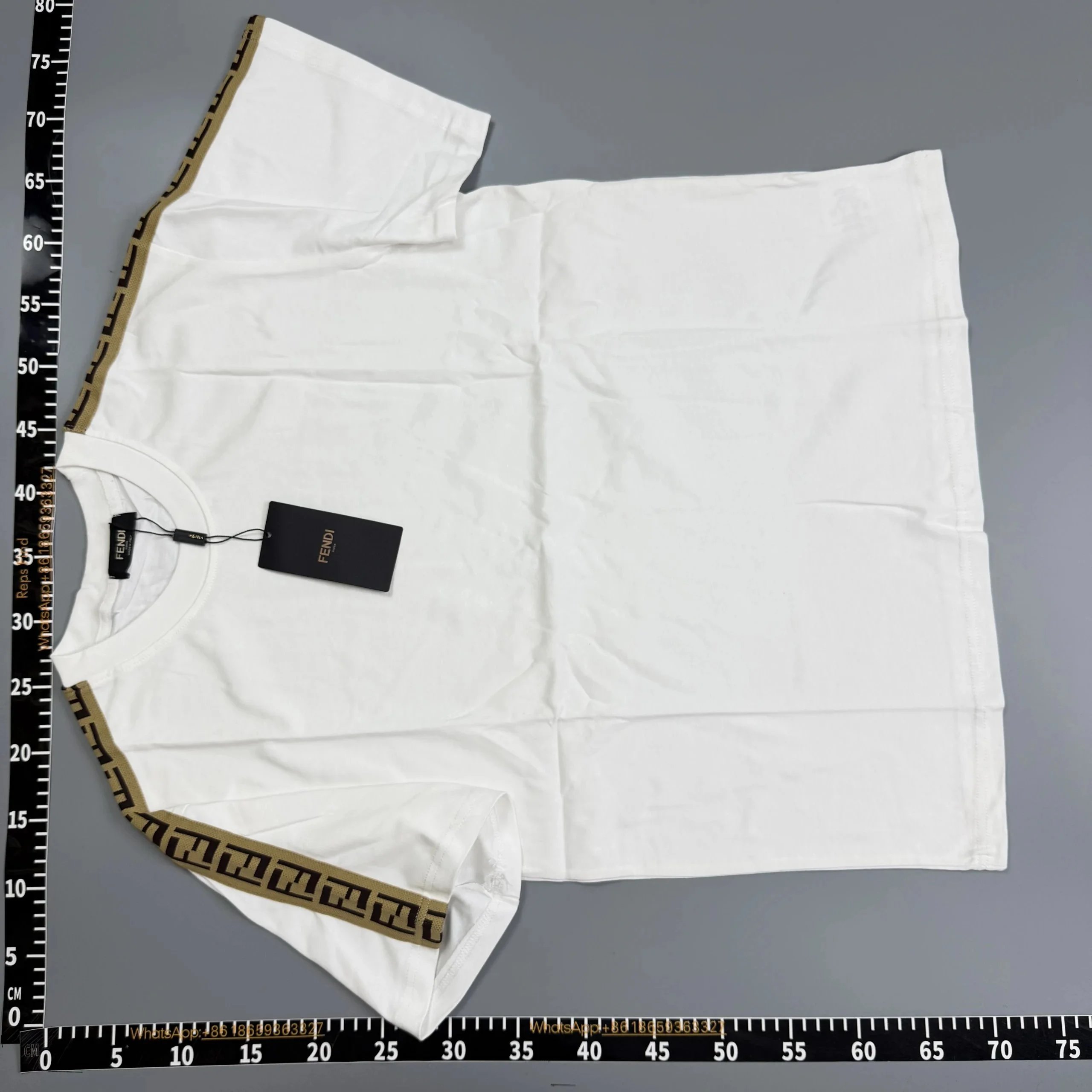 Burberry T-Shirts Short-Sleeve Logo Graphic — 21