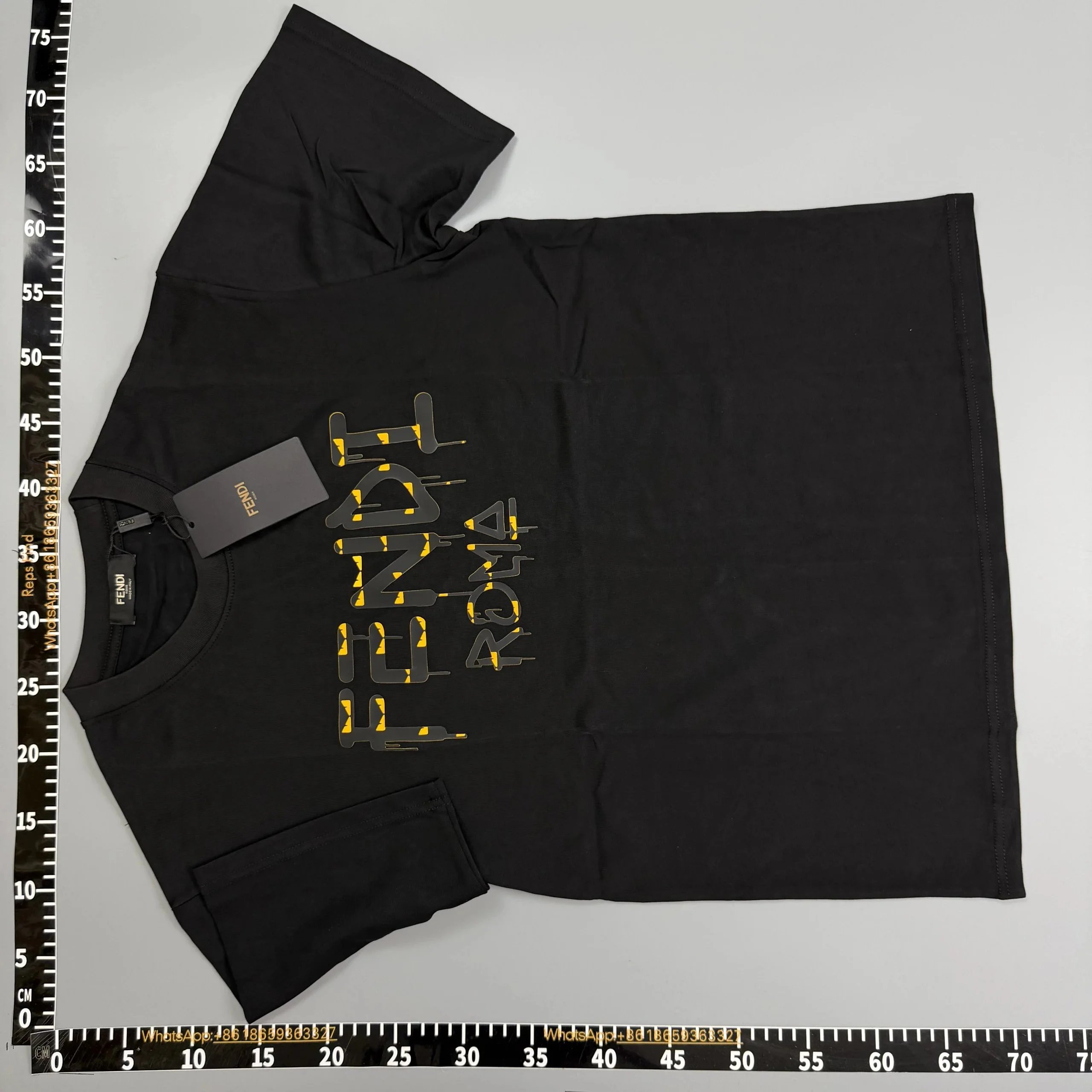 Burberry T-Shirts Short-Sleeve Logo Graphic — 30