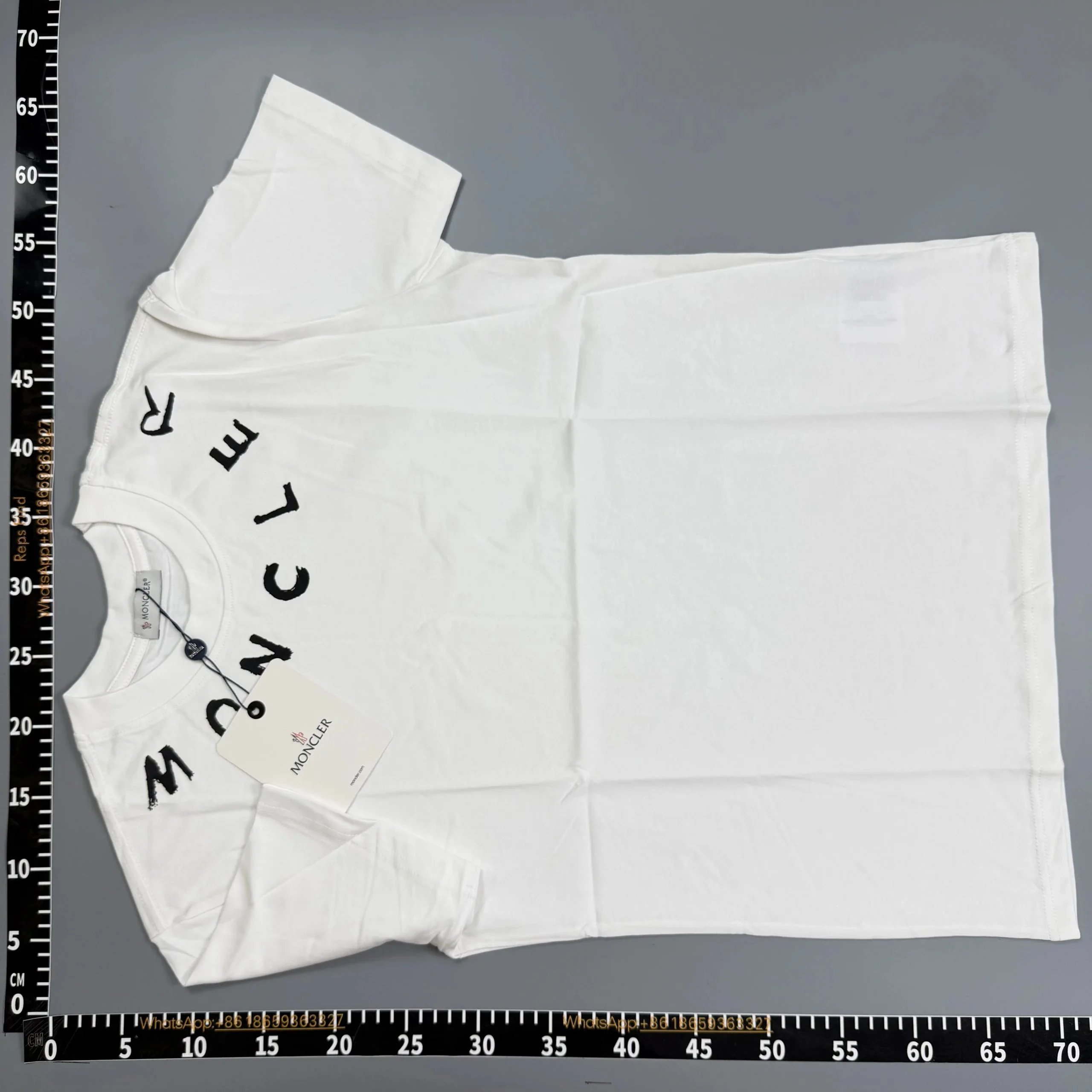 Burberry T-Shirts Short-Sleeve Logo Graphic — 40