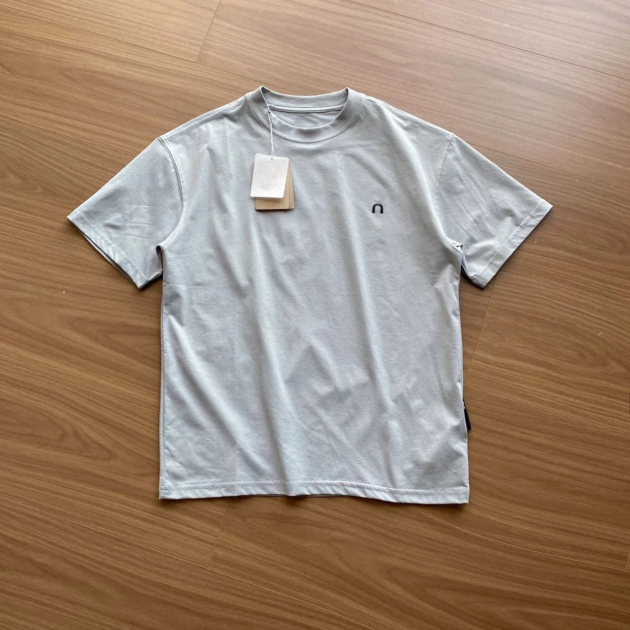 On T-Shirts Short-Sleeve Crew Neck Logo T-Shirt — gray
