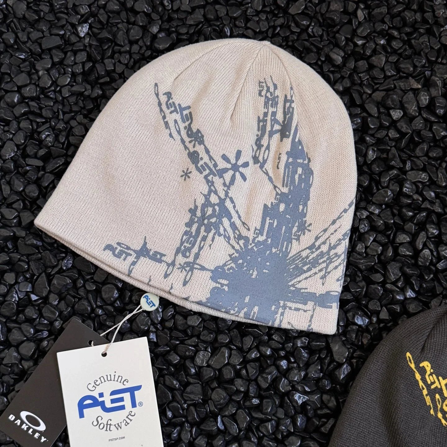 Oakley Hats Fire Knit Hat — Mibai (joint model)