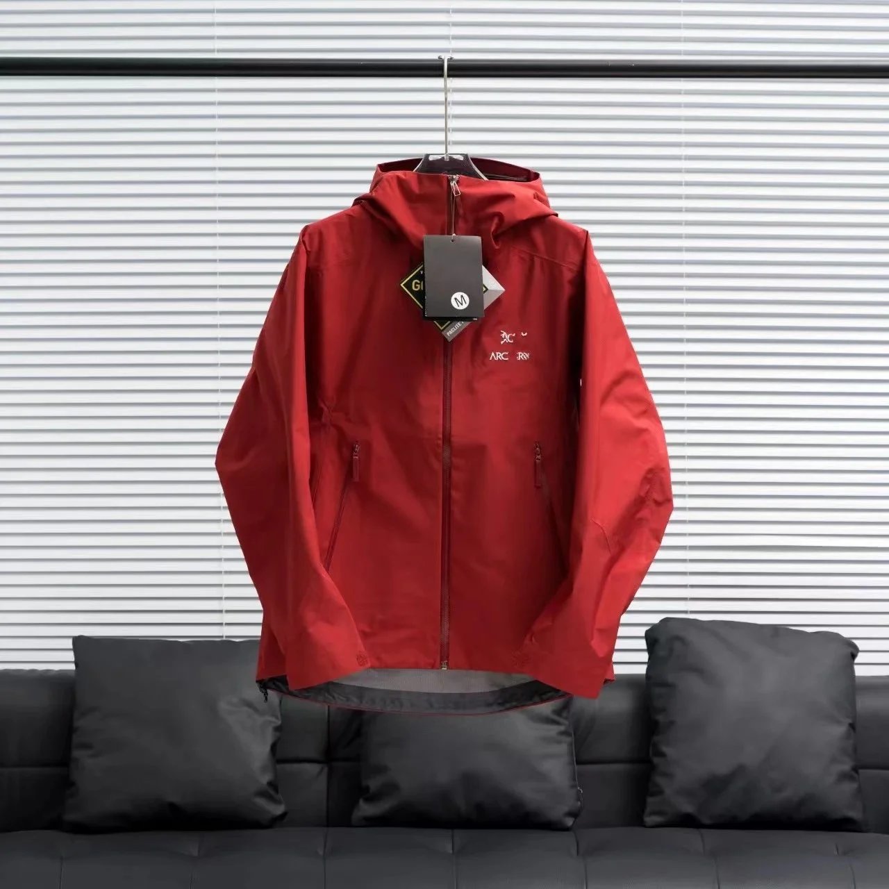 Nike Jackets Hooded color-block windbreaker jacket — ARC-Red