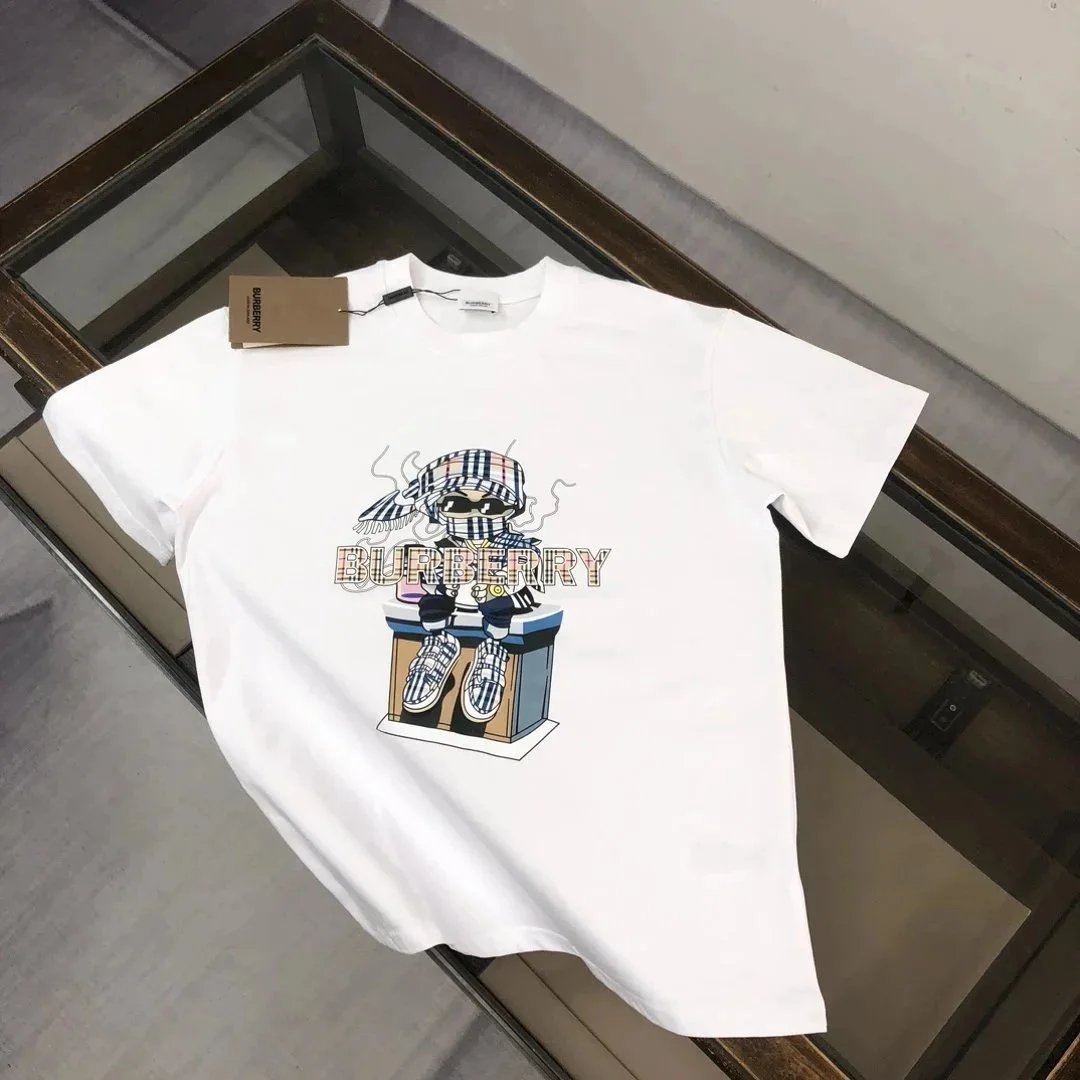 Burberry T-Shirts Short-Sleeve Graphic Logo T-Shirt — 23