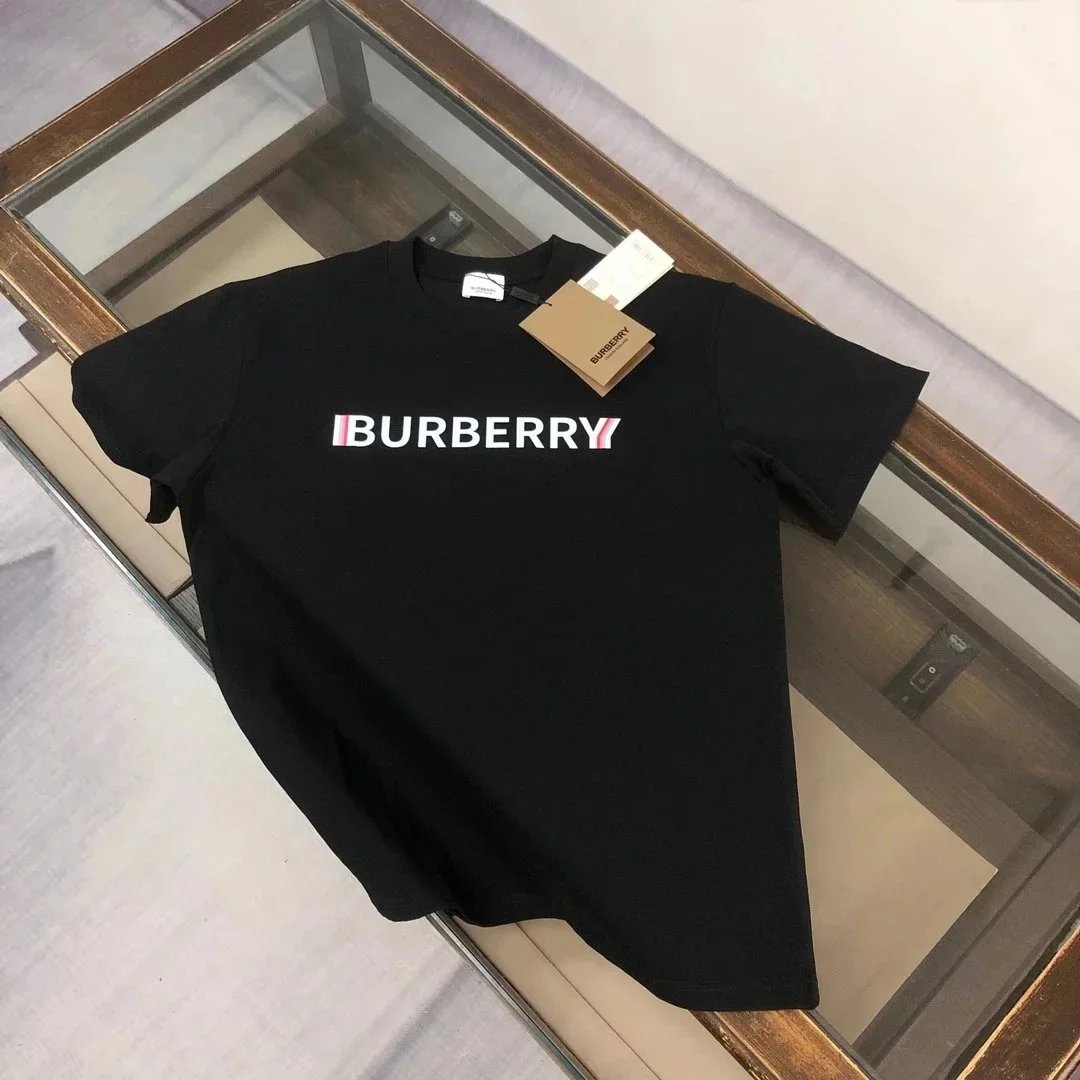 Burberry T-Shirts Short-Sleeve Graphic Logo T-Shirt — 20