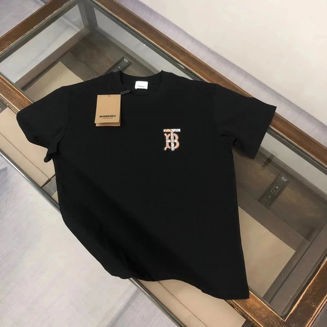 Burberry T-Shirts Short-Sleeve Graphic Logo T-Shirt — 18