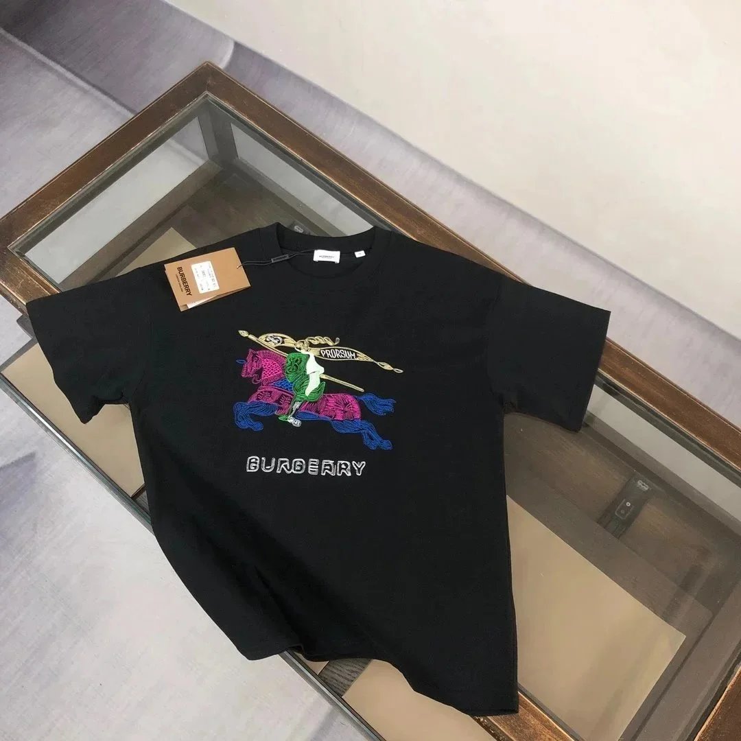 Burberry T-Shirts Short-Sleeve Graphic Logo T-Shirt — 34