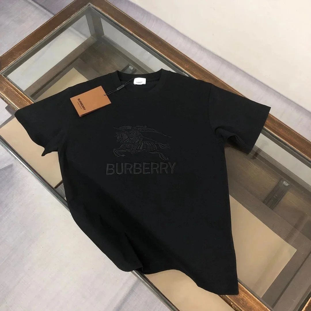 Burberry T-Shirts Short-Sleeve Graphic Logo T-Shirt — 17