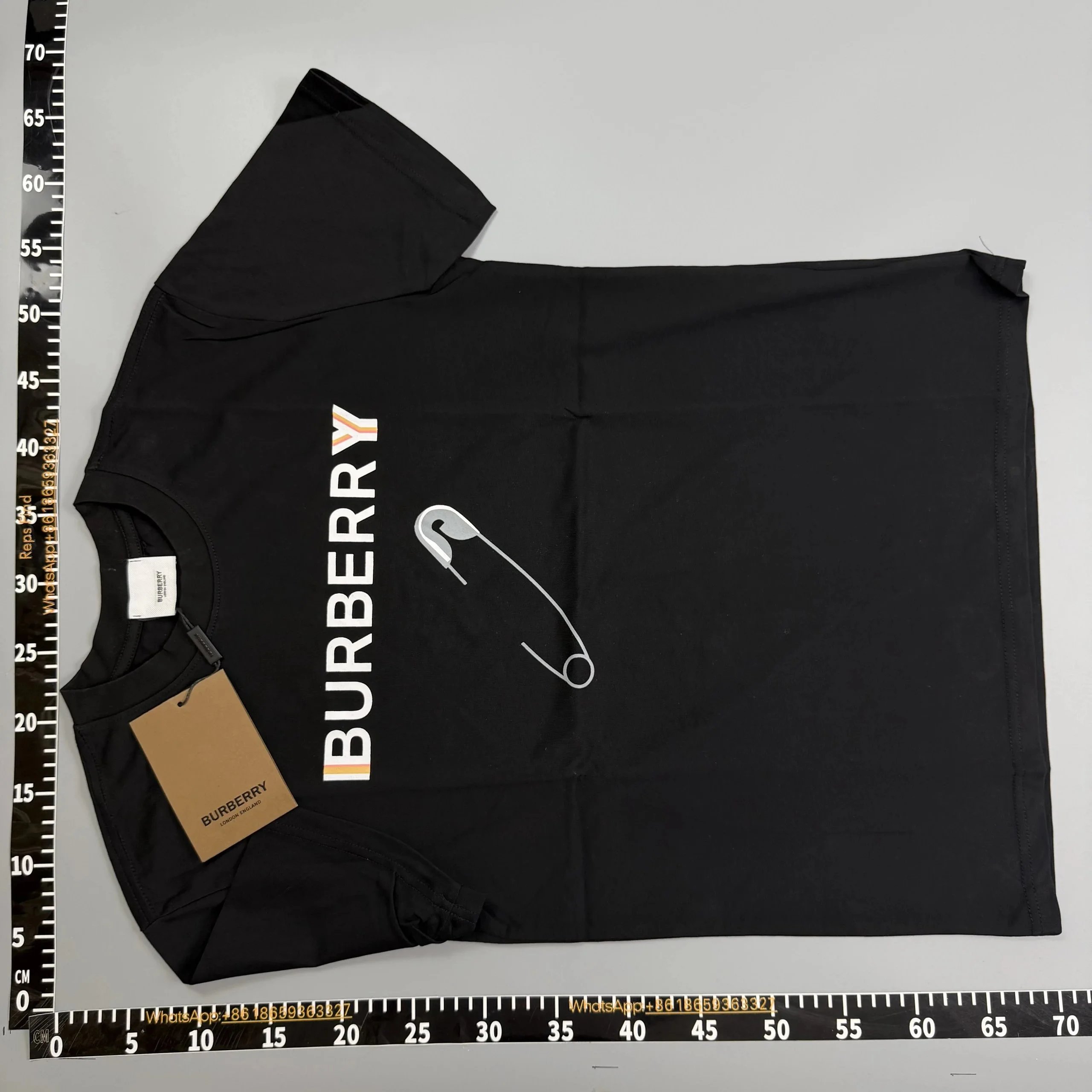 Burberry T-Shirts Short-Sleeve Logo Graphic image 5
