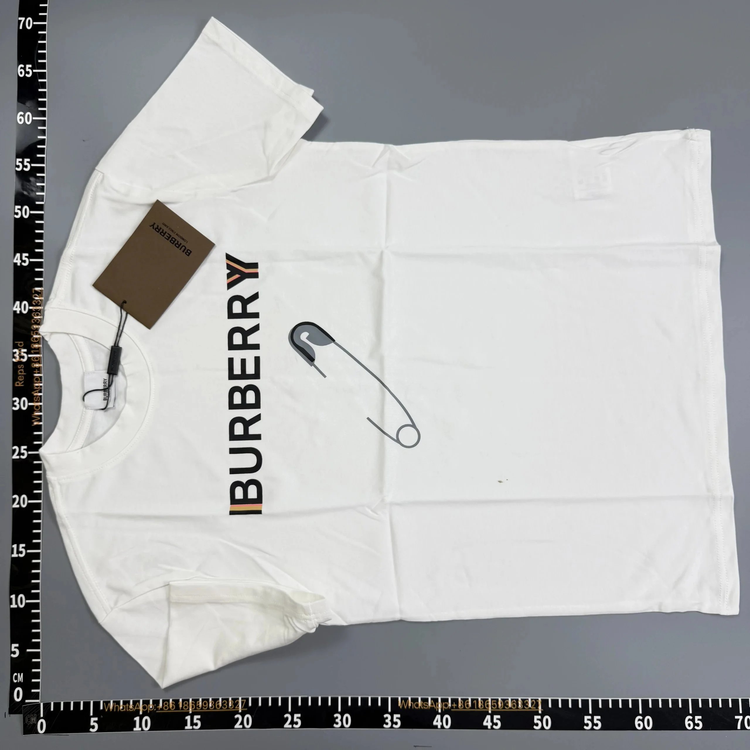 Burberry T-Shirts Short-Sleeve Logo Graphic — 2