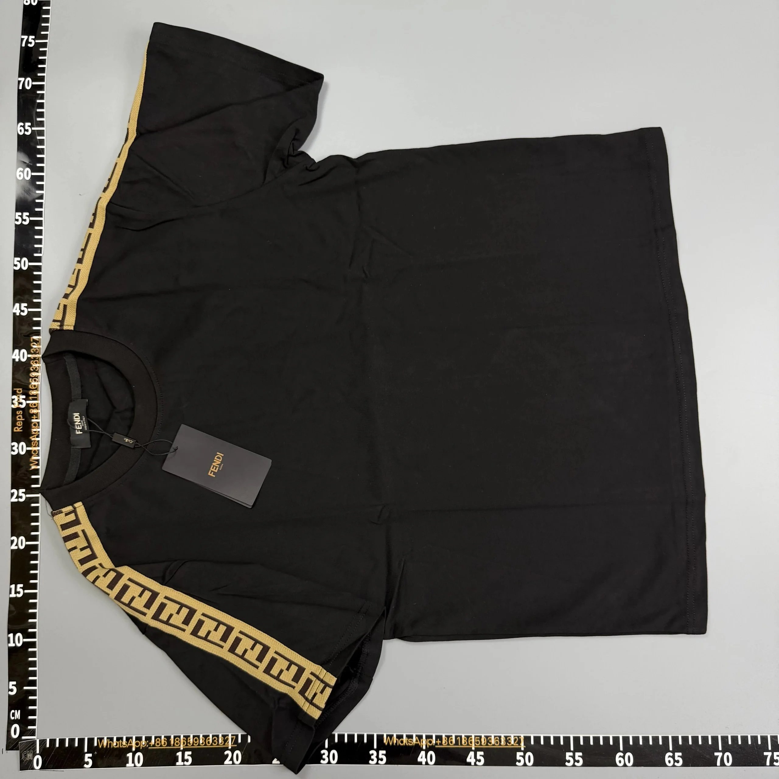 Burberry T-Shirts Short-Sleeve Logo Graphic — 22