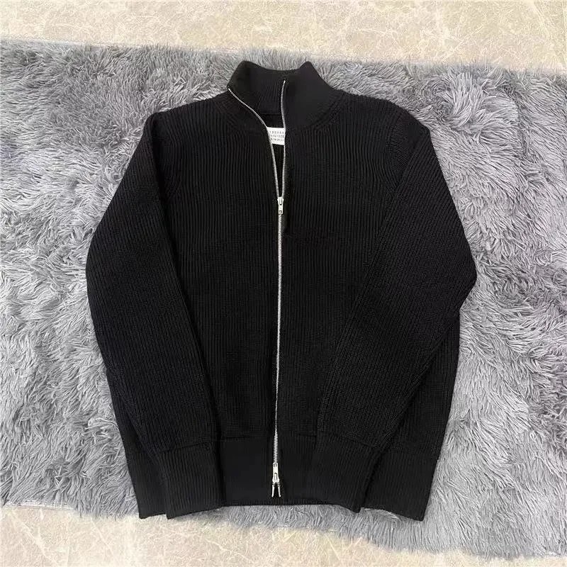 Maison Margiela Graphic crewneck sweatshirts and rib-knit sweaters — M-7